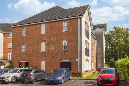 Woodfield Road, Woodfield Lodge Woodfield Road, RH10 - Photo 3