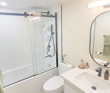 For Lease - 326 Major Mackenzie Drive Unit# 822, Richmond Hill, Ont... - Photo 1