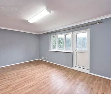 2 Bed Flat, Thorne Close, E16 - Photo 1