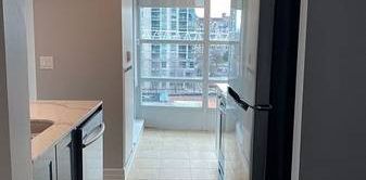 Hurontario/Burnamthrope-Spacious Bright Open Concept 2Bd Pking Locker - Photo 2