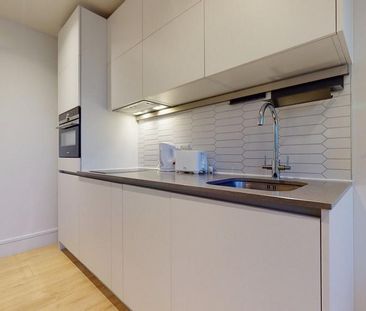 1 bedroom flat to rent - Photo 2