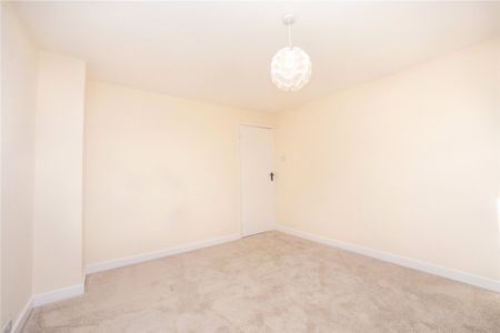 Granley Close, - Photo 2