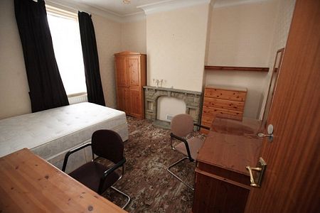 4 Bed house - Photo 5