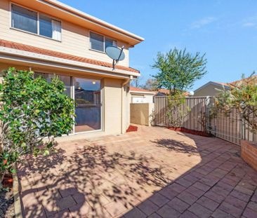 Modern three bedroom townhouse in the heart of Bruce. - (Old photos... - Photo 1