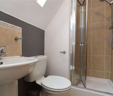 4 bedroom terraced house to rent - Photo 2