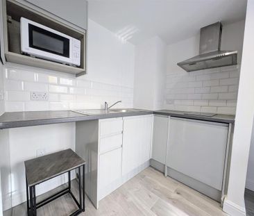 Studio to rent - Photo 2