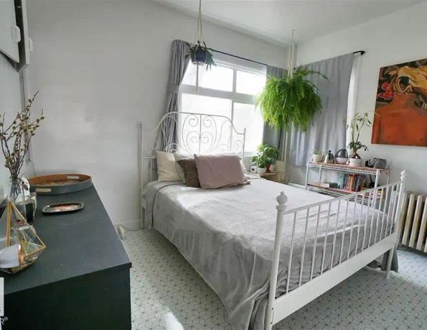 Cozy 2 Bedroom Main Floor Suite – Utilities Included — 2 Bedrooms Main Floor - Photo 1