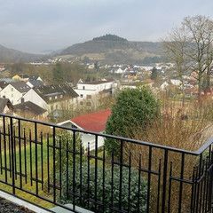 Haus 9 Zimmer zu vermieten in Echternacherbrück - Photo 1