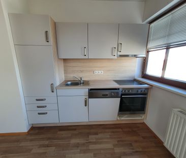 Geförderte Dachgeschosswohnung mit 2 Zimmern - Photo 1