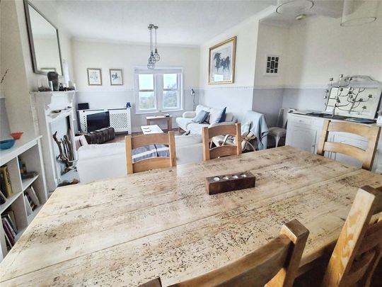 3 bedroom flat to rent - Photo 1