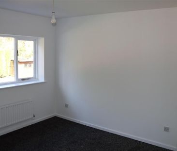 4 bedroom detached house to rent - Photo 4