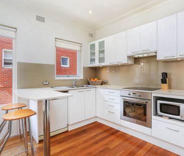 Spacious Two-Bedroom Apartment in the Heart of Monterey - Photo 1