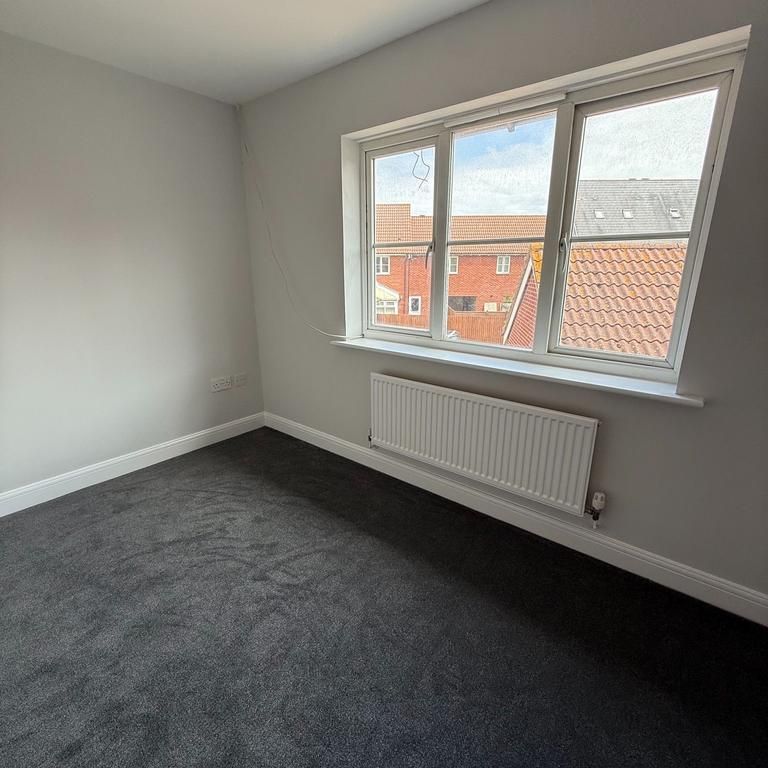 2 bedroom terraced house to rent - Photo 1