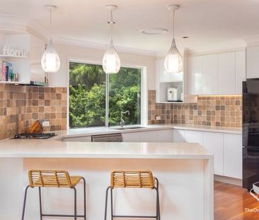 Fully furnished property walking distance from Kirra beach - Photo 1