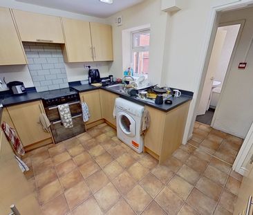 16 Harrow Road Selly Oak - Photo 2