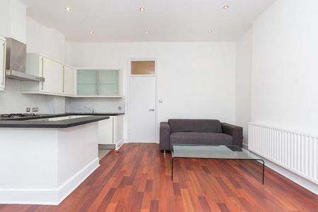 Contemporary one bedroom flat set on the first floor of a period conversion - Photo 5