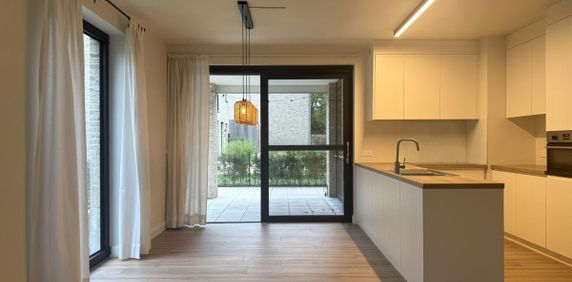 Appartement te huur in Genk voor € 1.025 met 2 slaapkamers - Photo 2