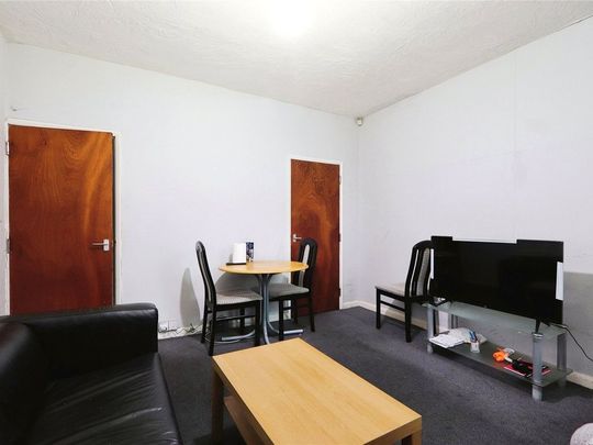 Room in a Shared House, Queens Road, S2 - Photo 1