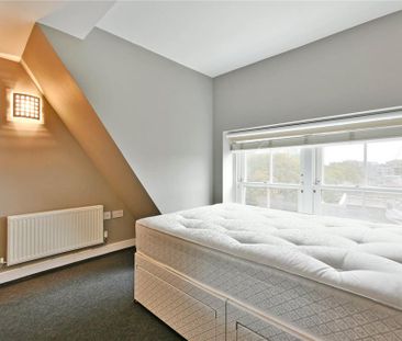 3 bedroom flat to rent - Photo 3