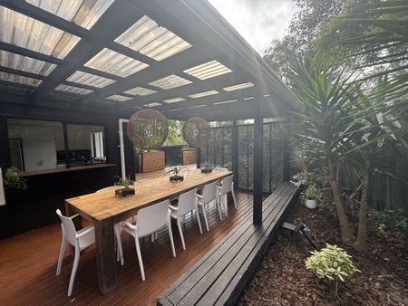 WhatÃ¢€™s Not to Love! Private, Beautiful Gardens & Room for the Whole Family - Photo 4