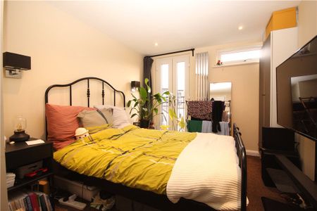 Gardner Road, Guildford, Surrey, GU1 4PG - Photo 3