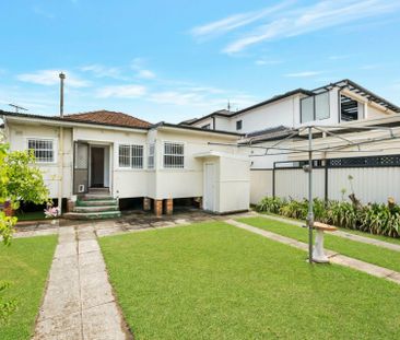 4 Lima Street, Greenacre NSW - Photo 3