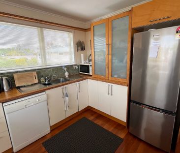 Property Management8a Seine Road, Forrest Hill - Unit for Rent - Photo 2