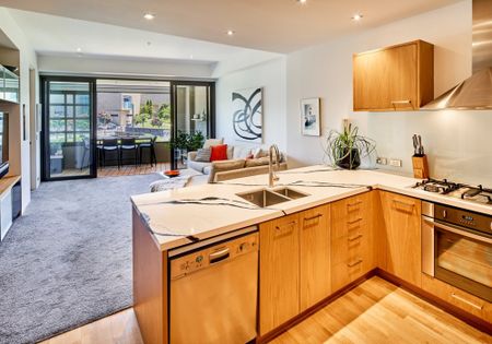 Luxury Living with Unmatched Views at Wellington's Premier Address - Photo 5