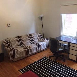 Chambre Meublée à Montréal - Photo 2