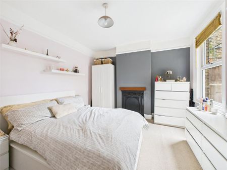 2 bedroom maisonette to rent - Photo 3