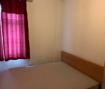 4 Bed Terraced House, Britannia Road, IG1 - Photo 3