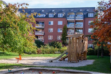 - Schöne Wohnung mit Parkett und Balkon - großer grüner Innenhof - Foto 4