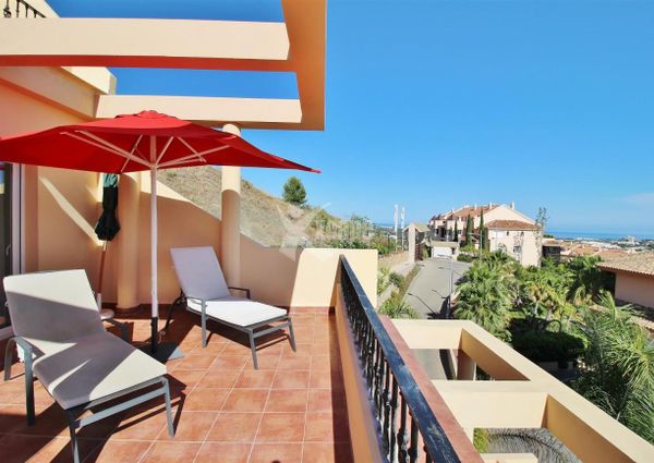 Luxury 2 bedrooms Penthouse Duplex for rent in Nueva Andalucia