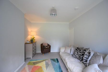 3 bedroom detached bungalow to rent - Photo 3