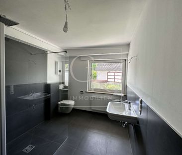 Modernisierte großzügige 4-Zimmer-Wohnung mit Balkon & Gäste-WC - Photo 6
