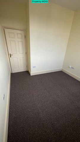 3 bedroom apartment to rent - Photo 4