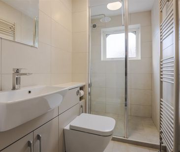 To Let 1 Bed Flat - Photo 5