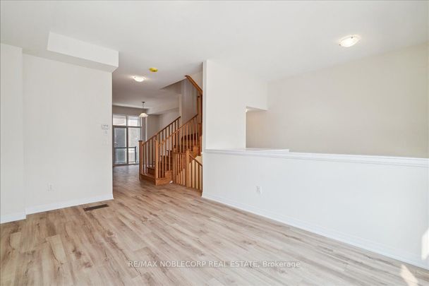 For Lease - 16 Tay Lane, Richmond Hill, Ontario - Photo 1