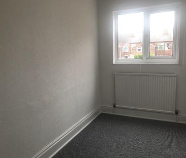 4 bedroom terraced house to rent - Photo 2