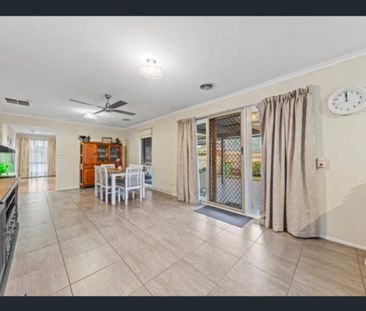Modern Family Home in Pakenham VIC - Photo 4