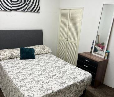 Room in a Shared House, Gill Street, M9 - Photo 1