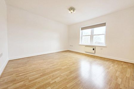 2 bed apartment to rent in Websters Way, Rayleigh, SS6 - Photo 5