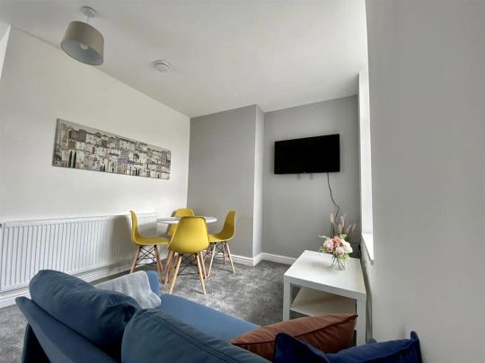1 bed house share to rent in Briercliffe Road, Burnley, BB10 - Photo 1