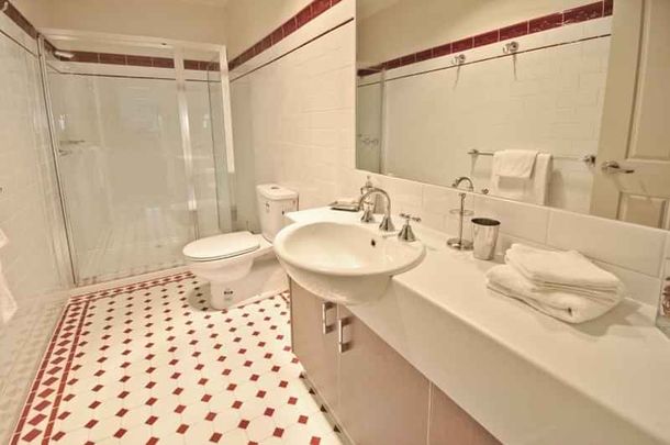 Room 5 (Non Ensuite) - Photo 1