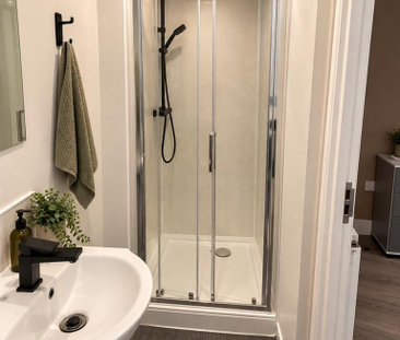 1 bedroom in a house share to rent - Photo 6