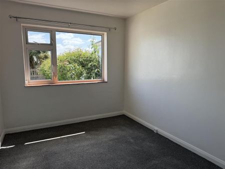 2 bedroom bungalow to rent - Photo 2