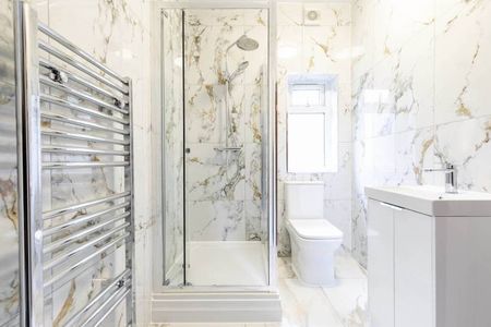 Council tax, Gas + Water included - Photo 5