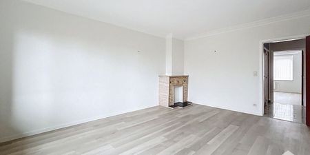 Appartement te huur in Evere voor € 1.100 met 1 slaapkamer - Foto 2
