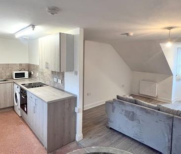 2 bedroom flat to rent - Photo 2