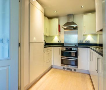 2 bedroom ground floor flat to rent - Photo 5